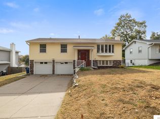2105 Randall Dr, Bellevue, NE 68005