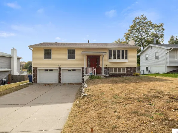 2105 Randall Dr, Bellevue, NE 68005