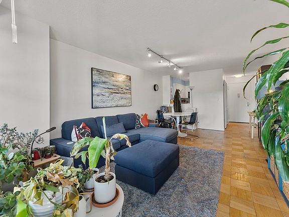 3rd image of 151 Tremont St APT 19T