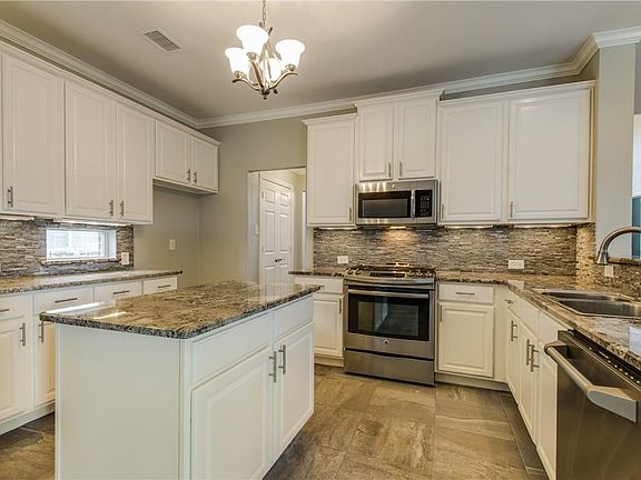 3rd image of 2516 Frosted Green Ln