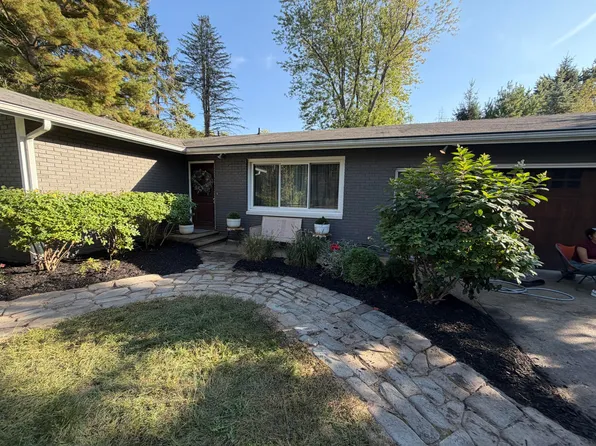 10510 Kissman Dr, Union Pier, MI 49129