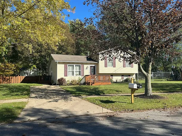911 Aurora Ave, Girard, PA 16417