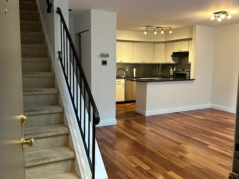 814 River Renaissance — Photo 3