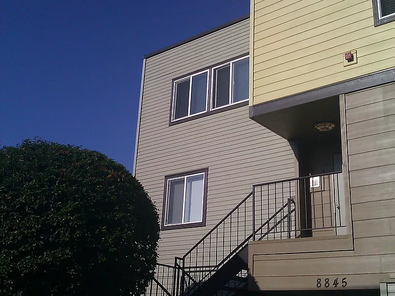 Midvale Apartments — Photo 9