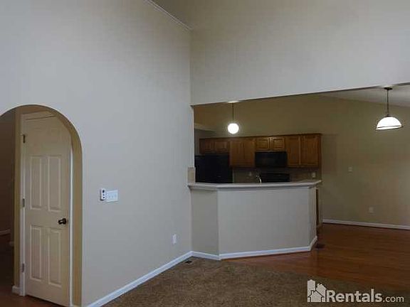 2nd image of 975 Meadow Downs Trl