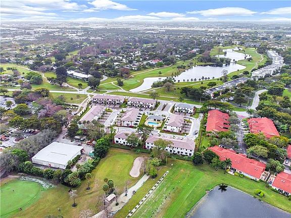 4th image of 4091 N Palm Aire Dr #4097