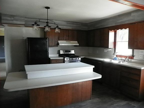 3rd image of 1305 N East St