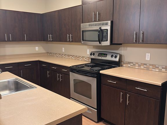 3rd image of 947 Discovery Cir NE Unit 206