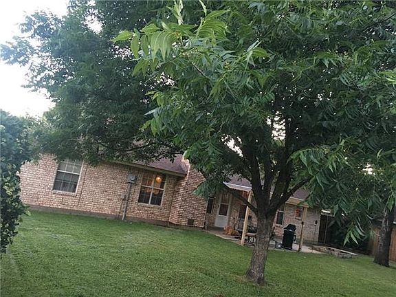 3rd image of 1805 Cypress Ave