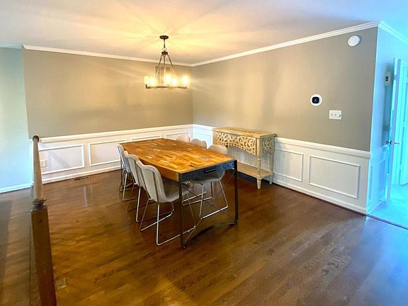 5th image of 505 Council Ct NE