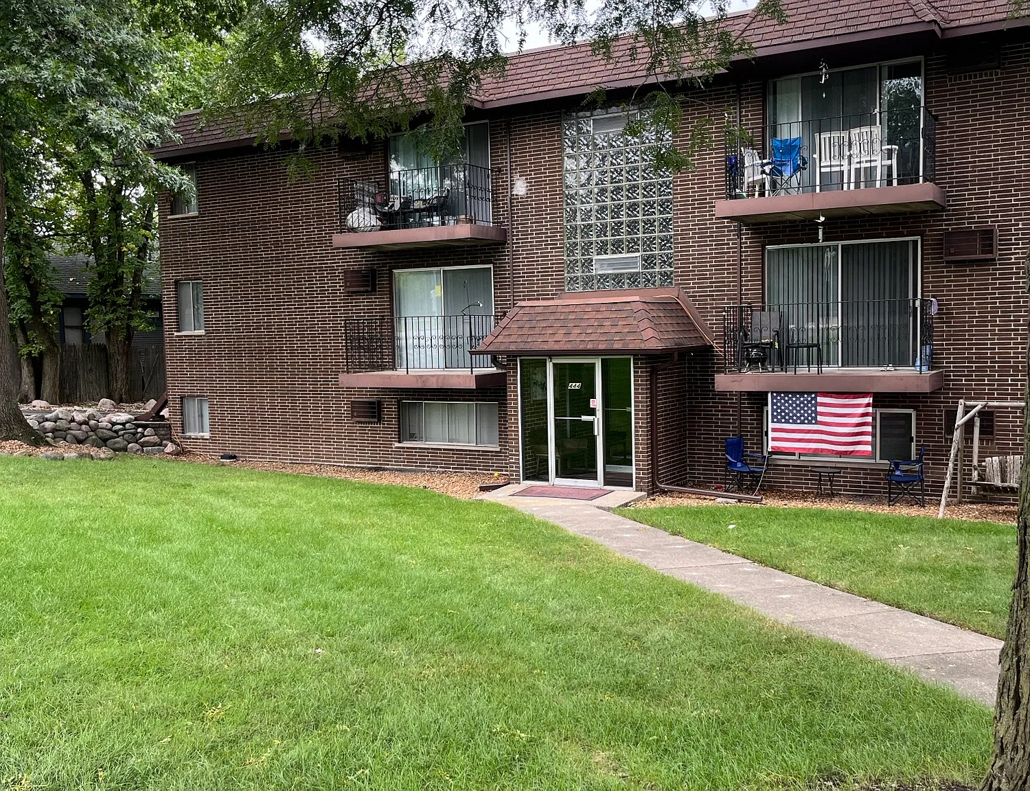 2 bed, $1,575 — Photo 1