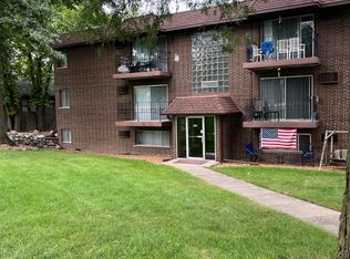 444 Crescent Blvd APT B1, Lombard, IL 60148