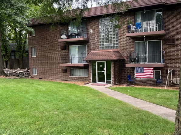 444 Crescent Blvd APT B1, Lombard, IL 60148