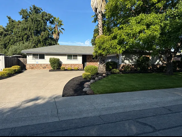 4 bed, 1758 sqft, $3,000 — Photo 2