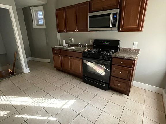 3rd image of 1716 Ashburton St