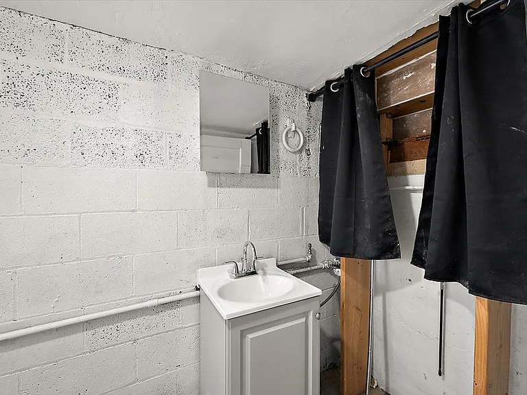 35711 Alfred St — Photo 19