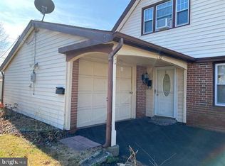 42 Barker Ln, Willingboro, NJ 08046