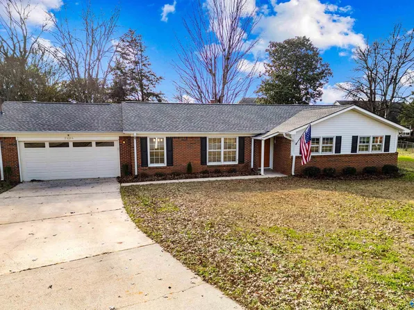 2206 Shannonhouse Rd SW, Huntsville, AL 35803