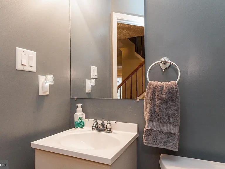6006 Bobcat Ct — Photo 17