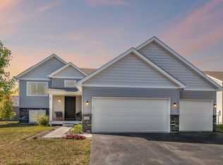 964 Ivy Hills Rd, Belle Plaine, MN 56011