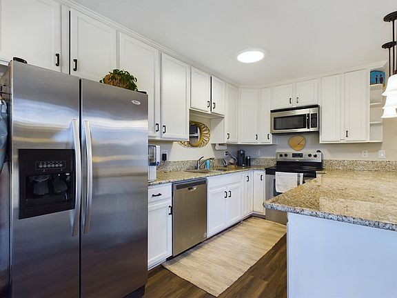 4th image of 300 Glenwood Cir APT 286