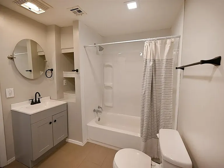 1401 S Lowry St — Photo 10