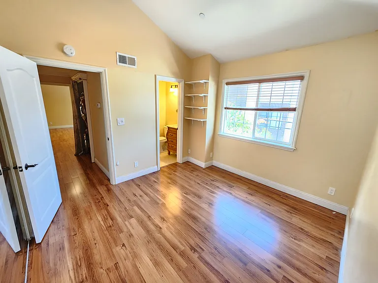 620 W Doran St #7 — Photo 12