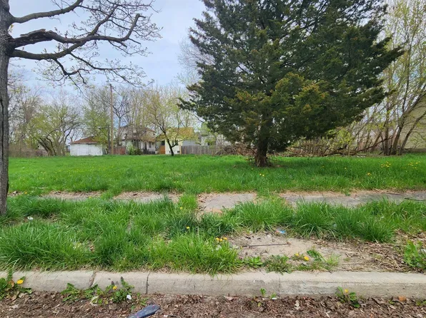 474 Navahoe St, Detroit, MI 48215