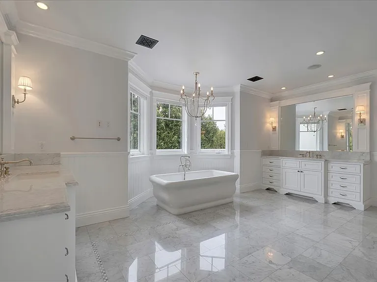 117 S Burlingame Ave — Photo 12