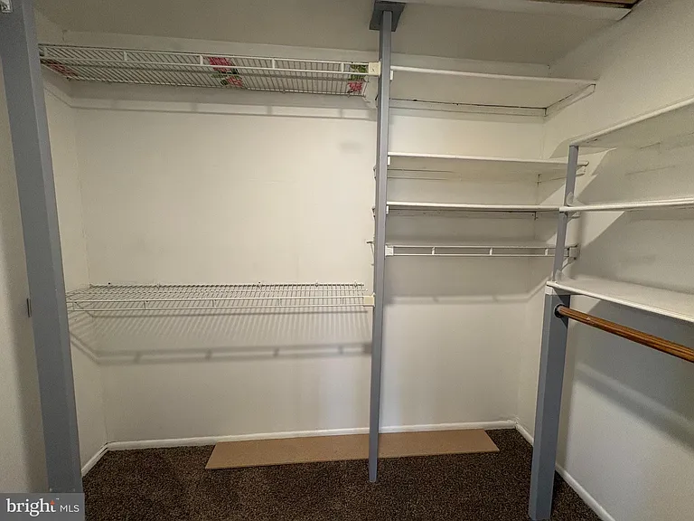 224 Willow Ter — Photo 17