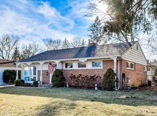 1016 Midway Rd, Northbrook, IL 60062