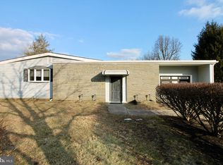 6 Rossi Rd, Cookstown, NJ 08511