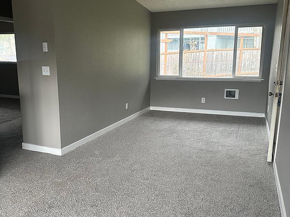 4th image of 9045 Canyon Dr #2