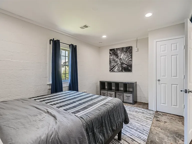 220 Bass St SE — Photo 14