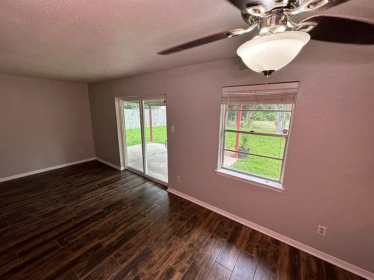 9610 Mango St — Photo 5