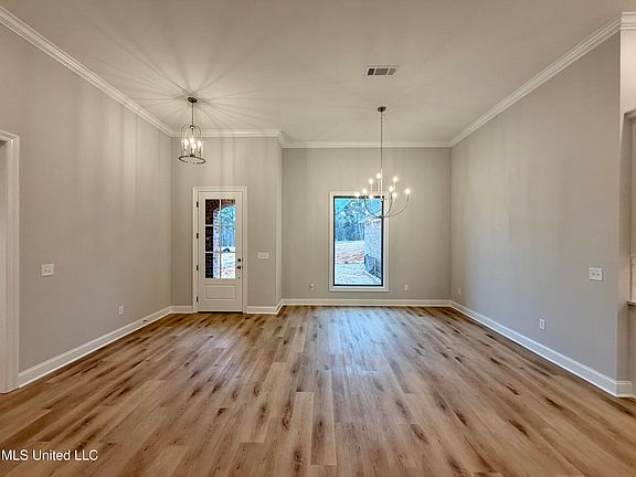 2nd image of 939 Mullican Rd