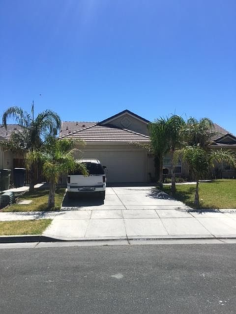 2nd image of 688 Kensington Cir
