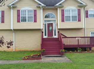 1140 Old Hollow Rd, Winston Salem, NC 27105