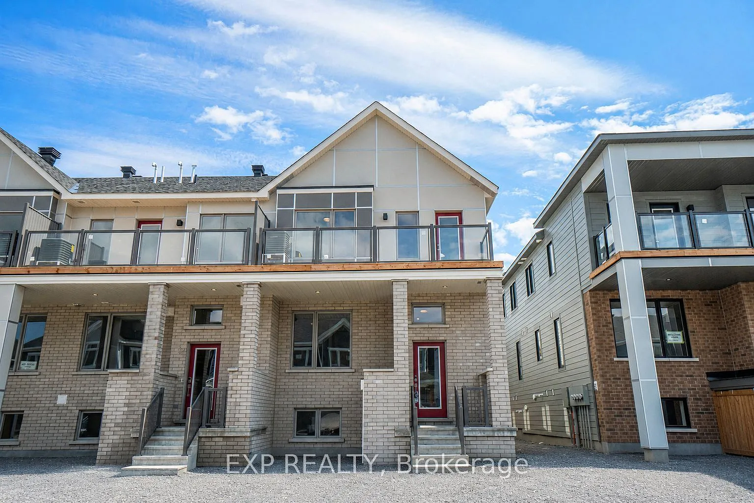 4 bed, $2,550 — Photo 1