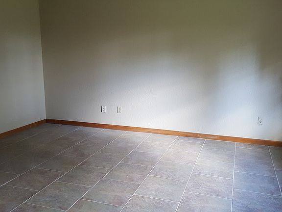 4th image of 30230 Hunstaunton Dr