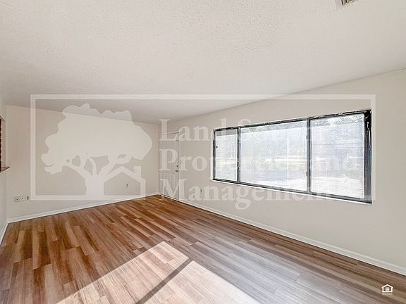 3rd image of 114 Rosalynn Cir