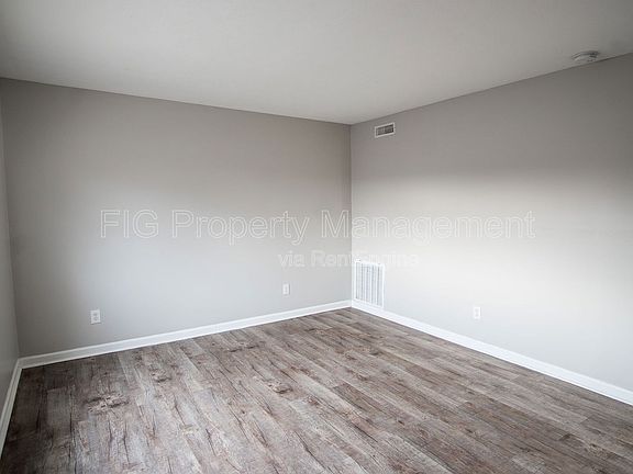 2nd image of 121 Louella Dr