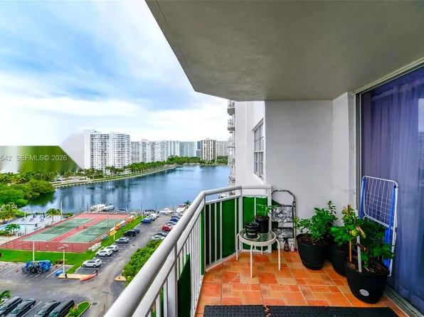 18051 Biscayne Blvd APT 1102, North Miami Beach, FL 33160