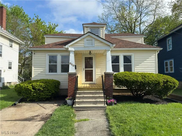 131 Blake St, Elyria, OH 44035