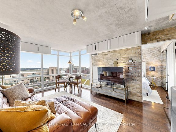 5th image of 15 Fort York Blvd Unit 1610