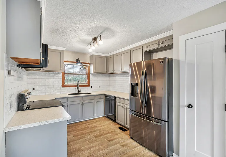 365 Bell Factory Rd — Photo 11