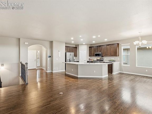 3rd image of 5559 Thurber Dr