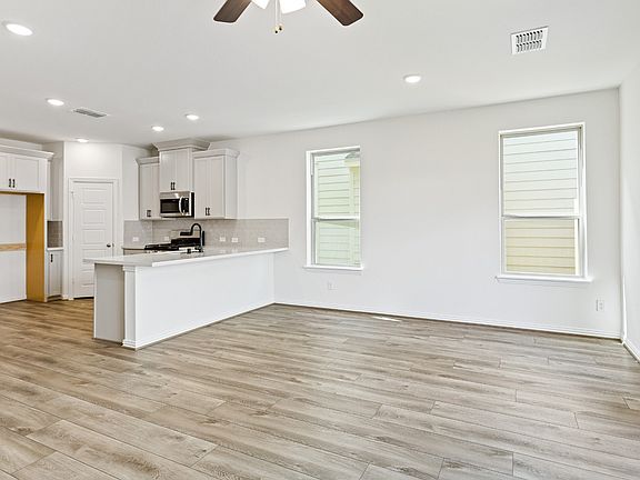 5th image of 2210 Villa Clara Dr