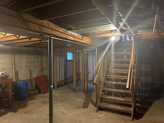 3rd image of 10613 Emory St