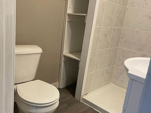 4th image of 1310 Grosscup Ave #2